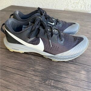 Nike Women Black and White Athletic Shoes